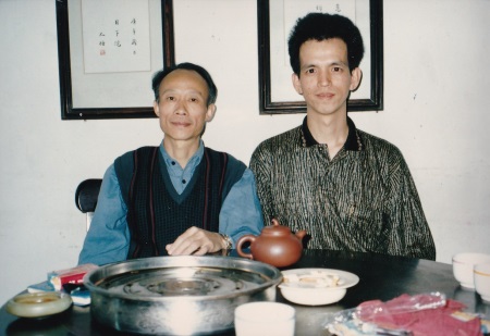 【左为“中国工艺美术大师”吕尧臣老师，右为：古陶研究所余启任(瘦版麻瓜)。】